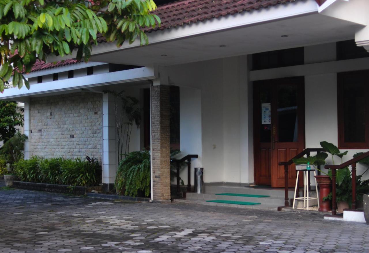 Hotel Graha Kinasih Kotabaru Yogyakarta Esterno foto