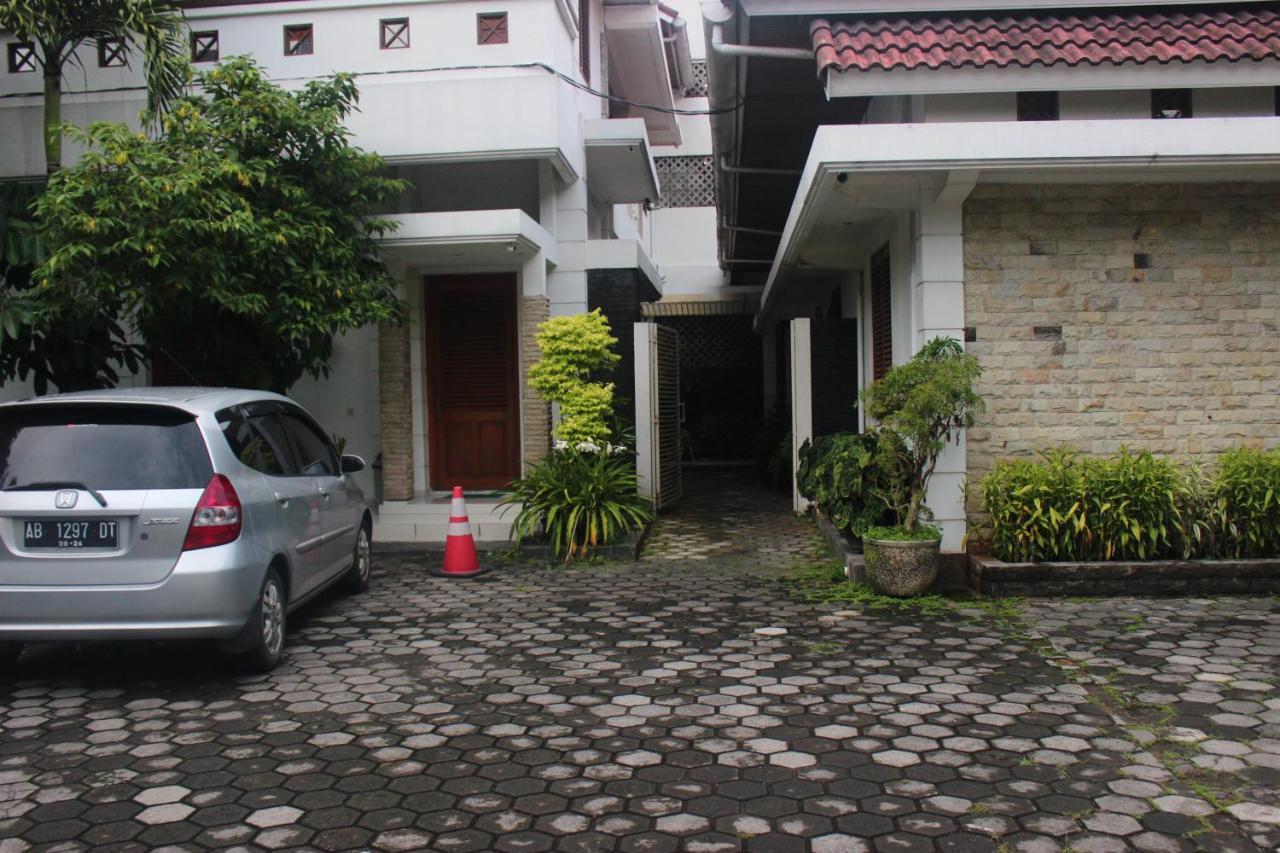 Hotel Graha Kinasih Kotabaru Yogyakarta Esterno foto