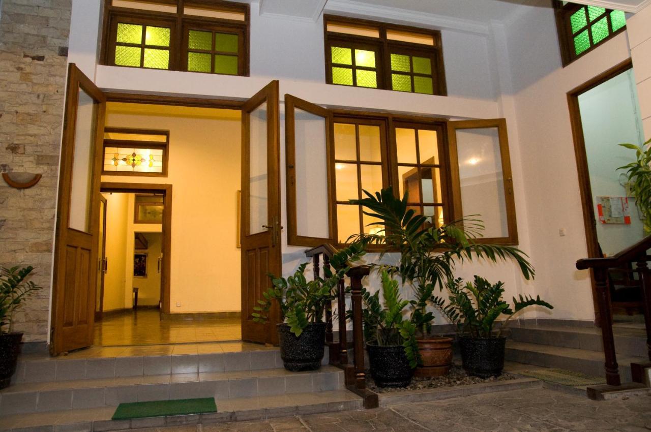 Hotel Graha Kinasih Kotabaru Yogyakarta Esterno foto